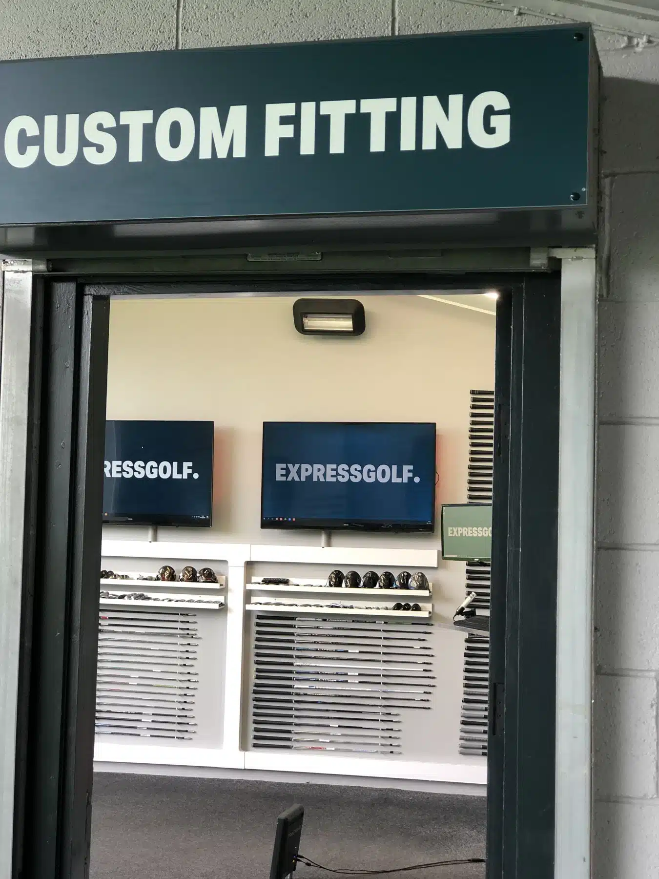 Entrance to the Express Golf custom fitting centre